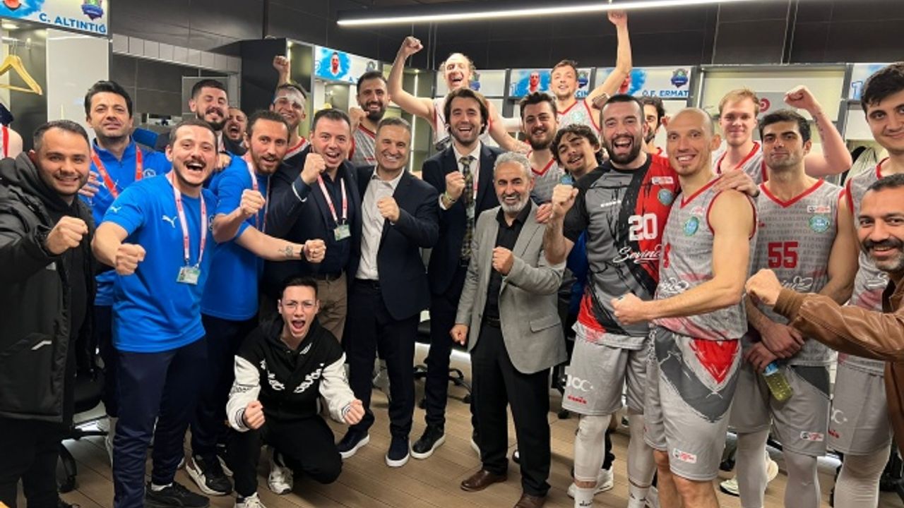 Çayırova Belediyesi Basketbol Takımı Zirveyi Bırakmıyor