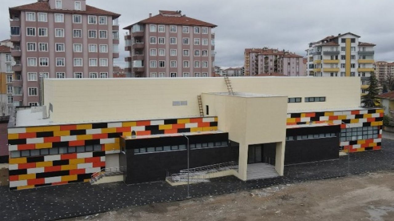 Ereğli'de yarı olimpik yüzme havuzunun yapımı tamamlandı