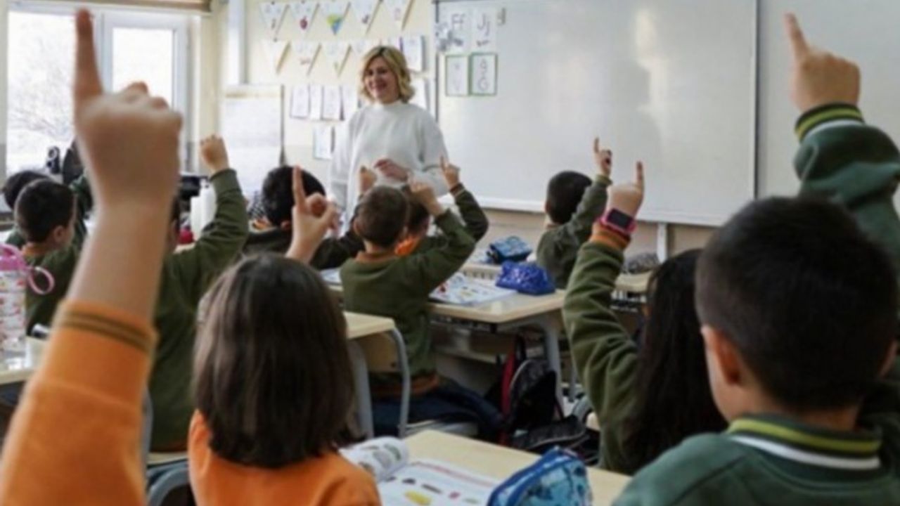 Müjdeyi Cumhurbaşkanı Erdoğan paylaştı... 45 bin öğretmen atanacak