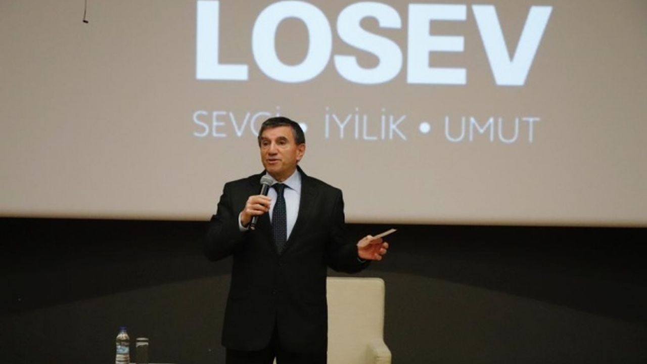 Prof. Dr. Üstün Dökmen: Çatlak varsa kırığa dönüşür aile de bina da