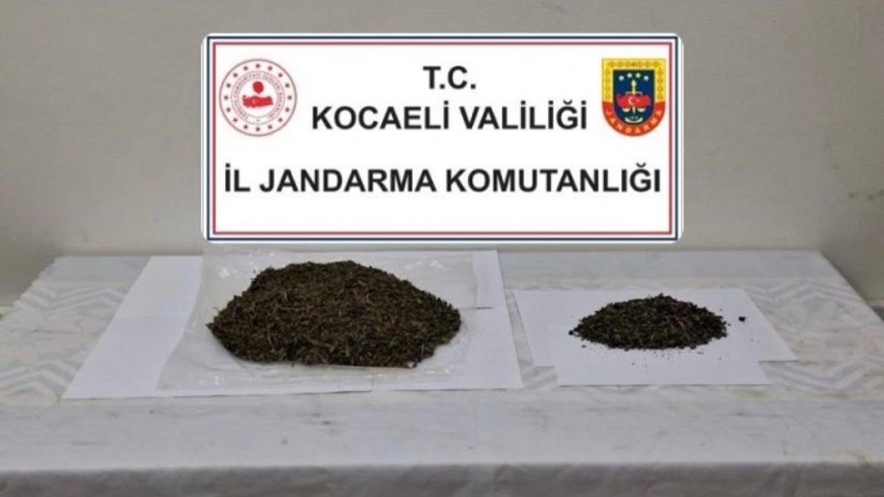 Jandarma 500 gram uyuşturucu ele geçirdi