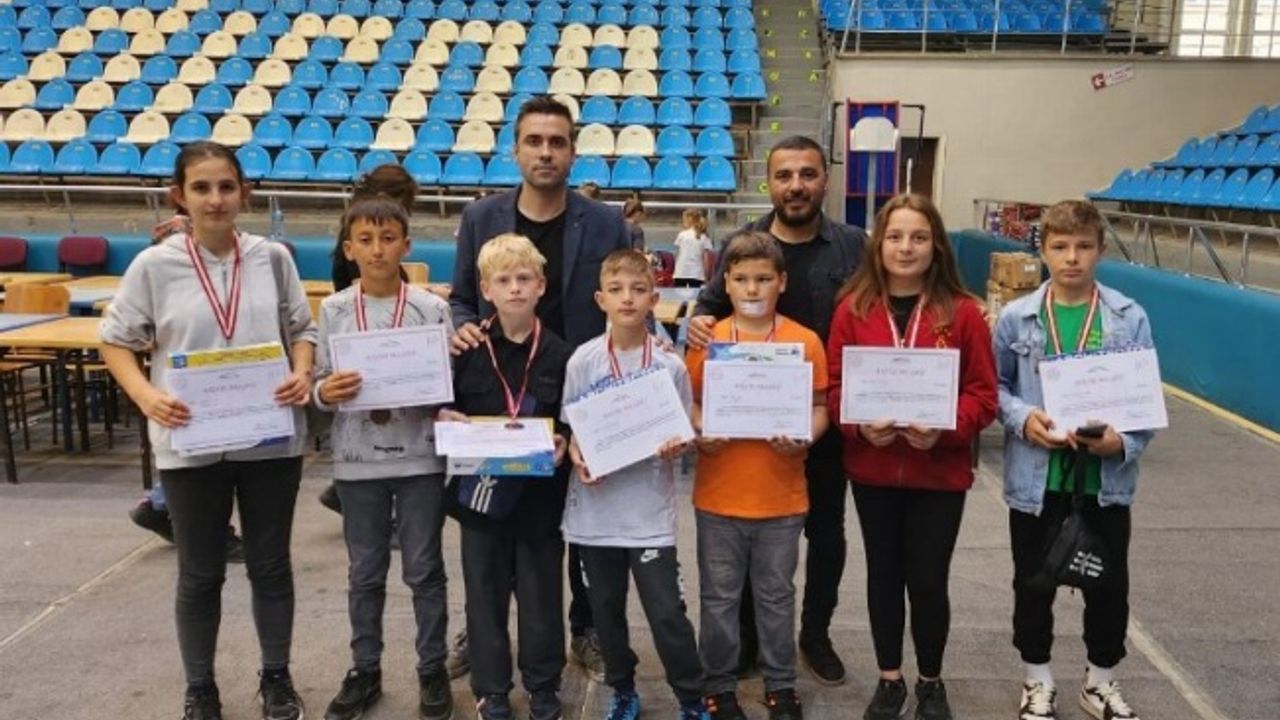 İpsalalı öğrenciler 'Akıl ve Zekâ Oyunları'nda derece yaptı