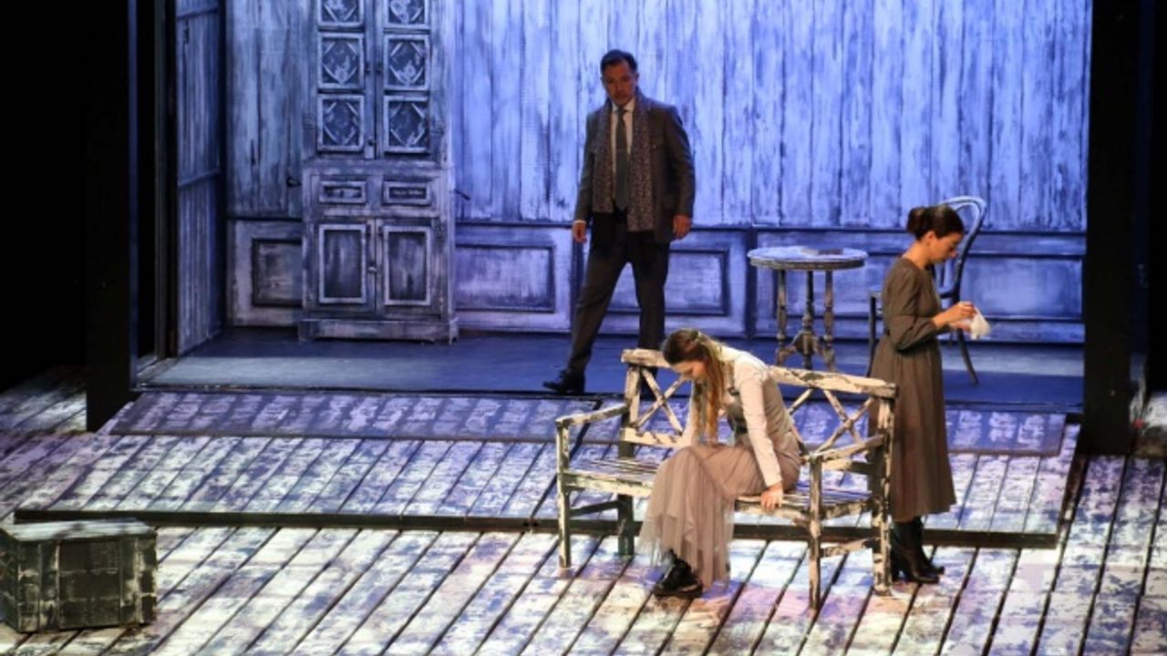 Vişne Bahçesi, İstanbul AKM’den tam not aldı