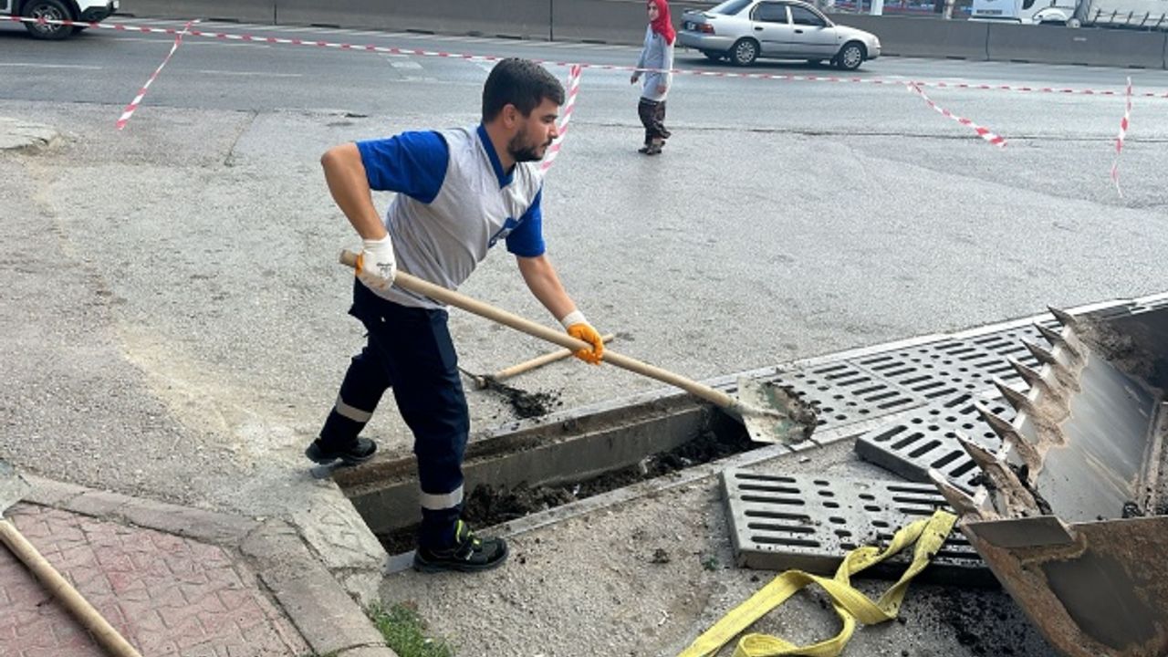 İSU'dan mazgal ve ızgara temizliği