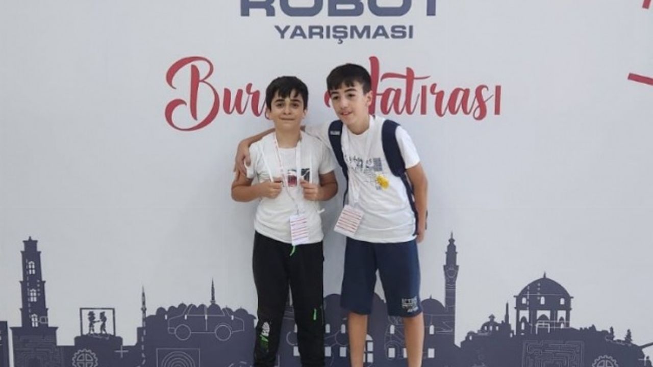 Roda Anadolu İmam Hatip Lisesi 3 robotla Gemlik'i temsil etti