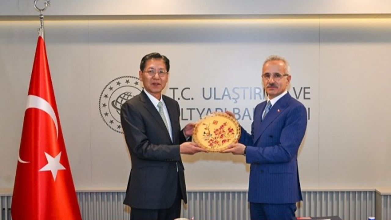 Ulaştırma ve Altyapı Bakanı Çin Büyükelçisi'ni ağırladı