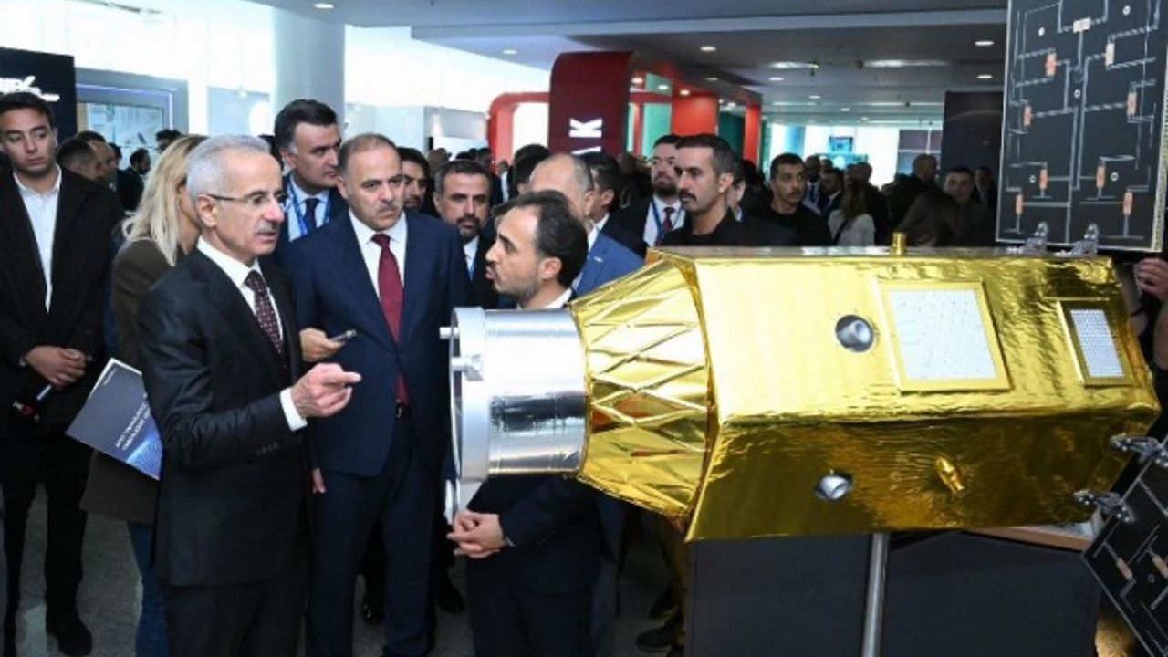 Bakan Uraloğlu: Dünyada 'söz' için uzayda da 'iz' olacağız