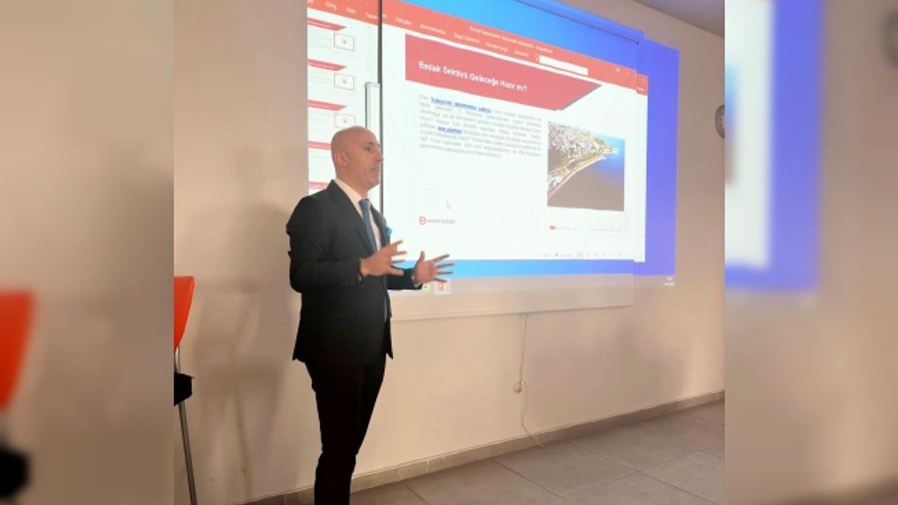Emlak Kulübü’nden Kocaeli Üniversitesi’ndeki öğrencilere mesleki panel