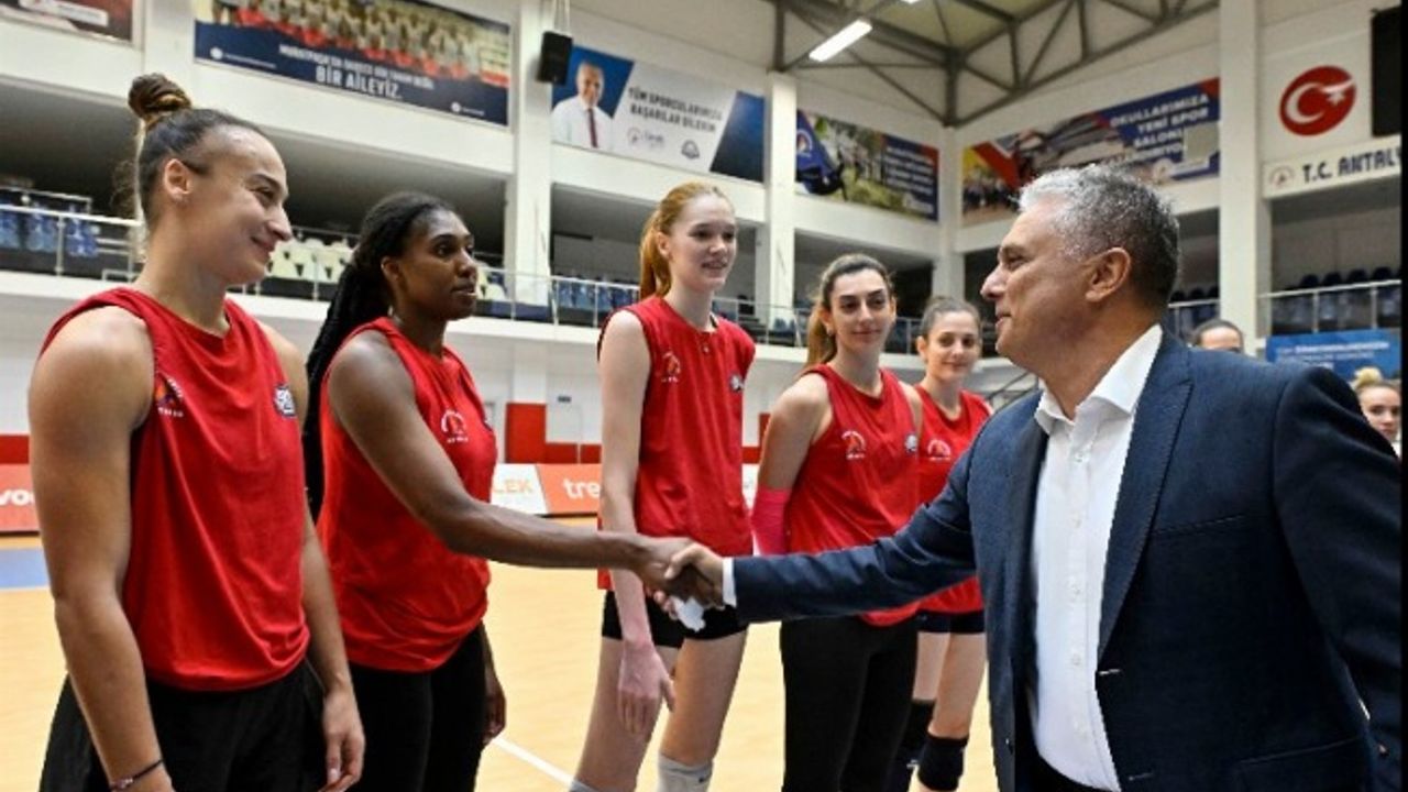 Muratpaşa'nın Sultanları'na Başkan Uysal'dan ziyaret