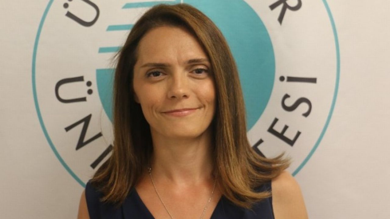 Alzheimer hastasına bakım veren de depresyona giriyor!