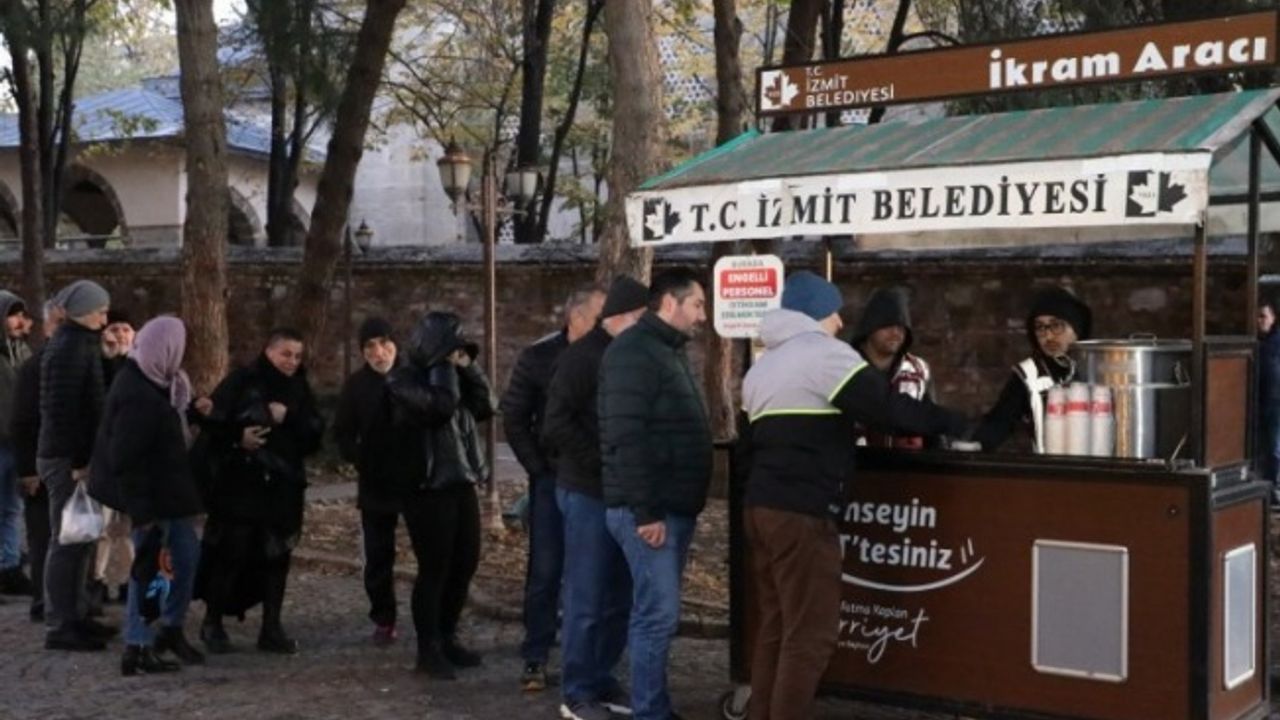 İzmit'te çorba hizmetine vatandaşlardan tam not