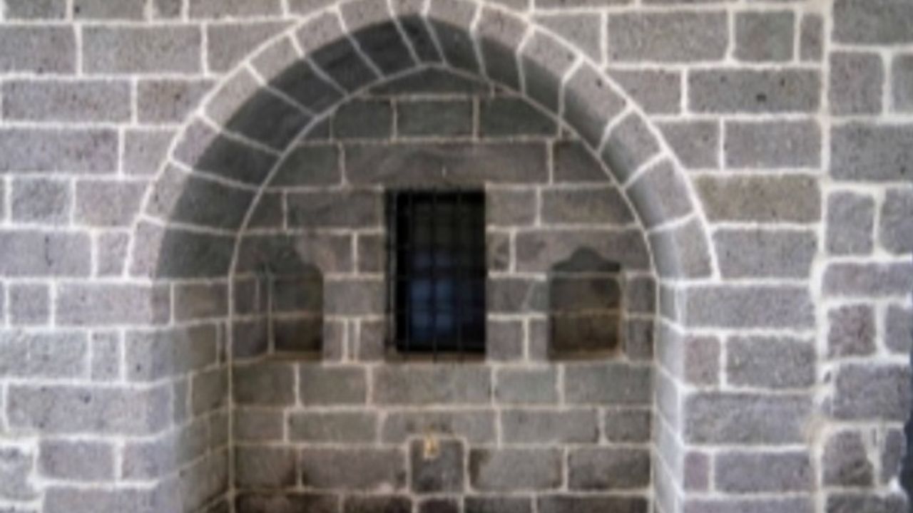 Diyarbakır’da 3 tarihi çeşmede yeniden su akmaya başladı
