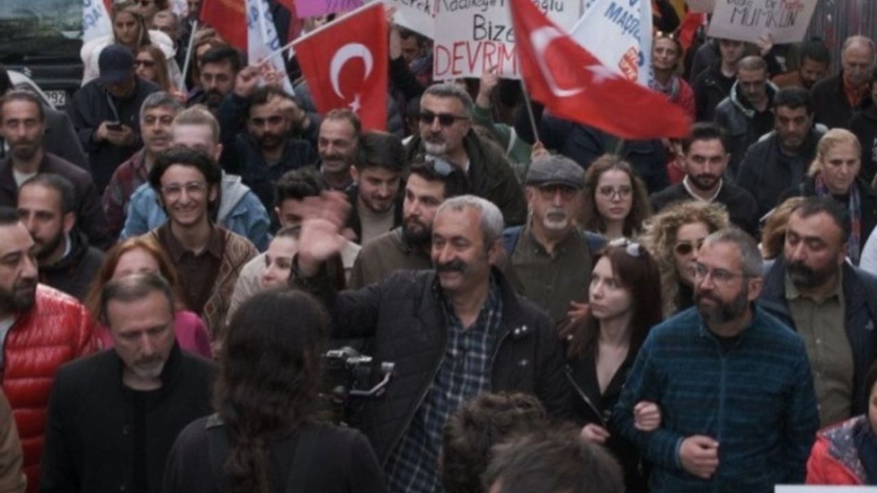 Fatih Mehmet Maçoğlu'ndan Kadıköy'de gövde gösterisi