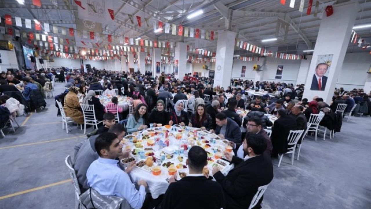 Mardin'de 'Kardeşlik İftarı'na 5 bin kişi katıldı