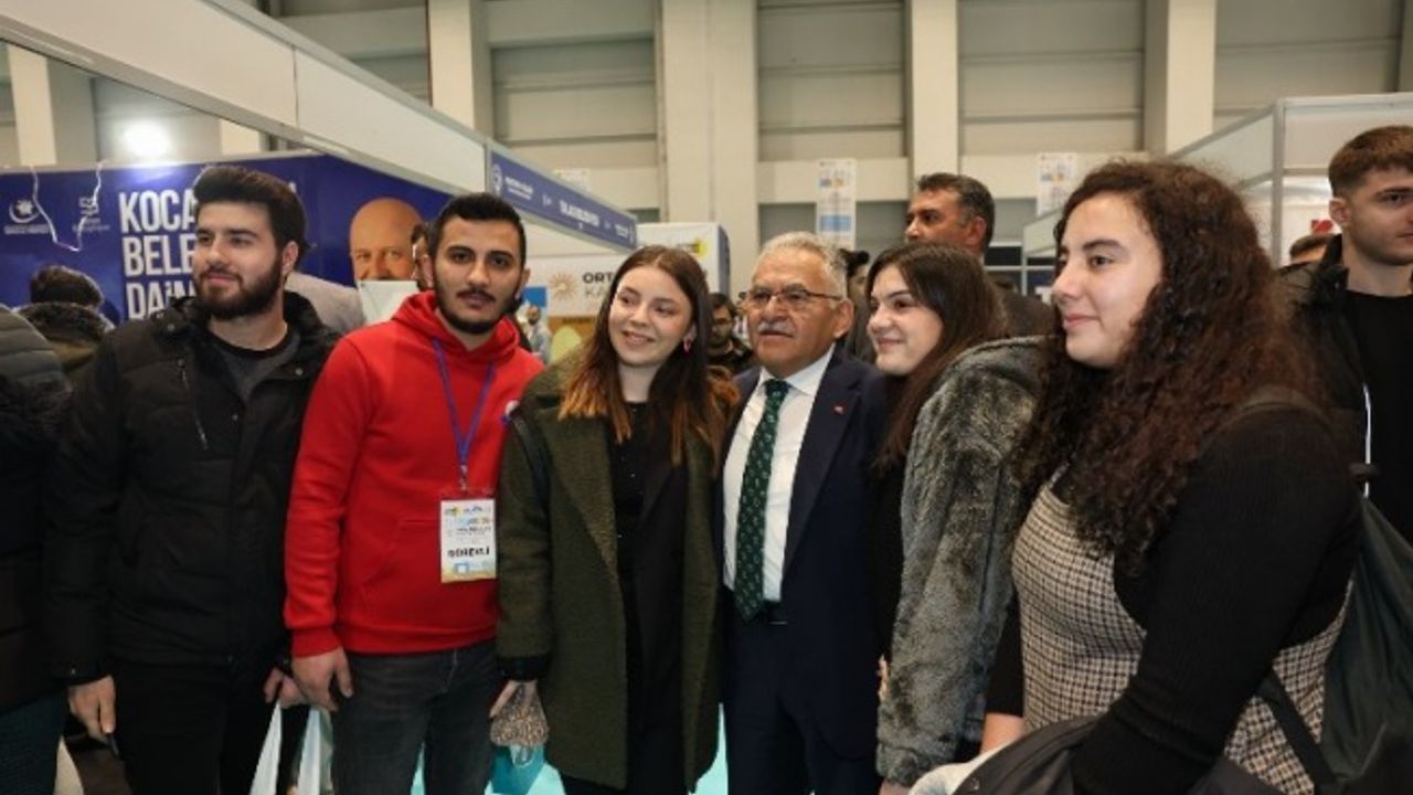 Büyükşehir’in Kayseri Kariyer Merkezi Projesi ile 5 bin 757 kişi iş buldu