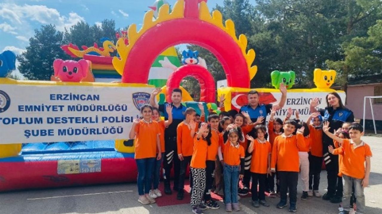 Erzincan Toplum Destekli Polislik Şubesi'nden çocuklara sınırsız eğlence