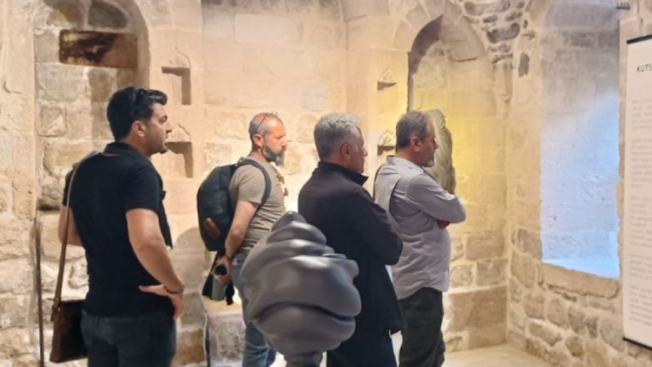 ‘’Kutsal İnsan ve Çıplak Hayat Sergisi’’ Mardin’de sanatseverler ile buluştu
