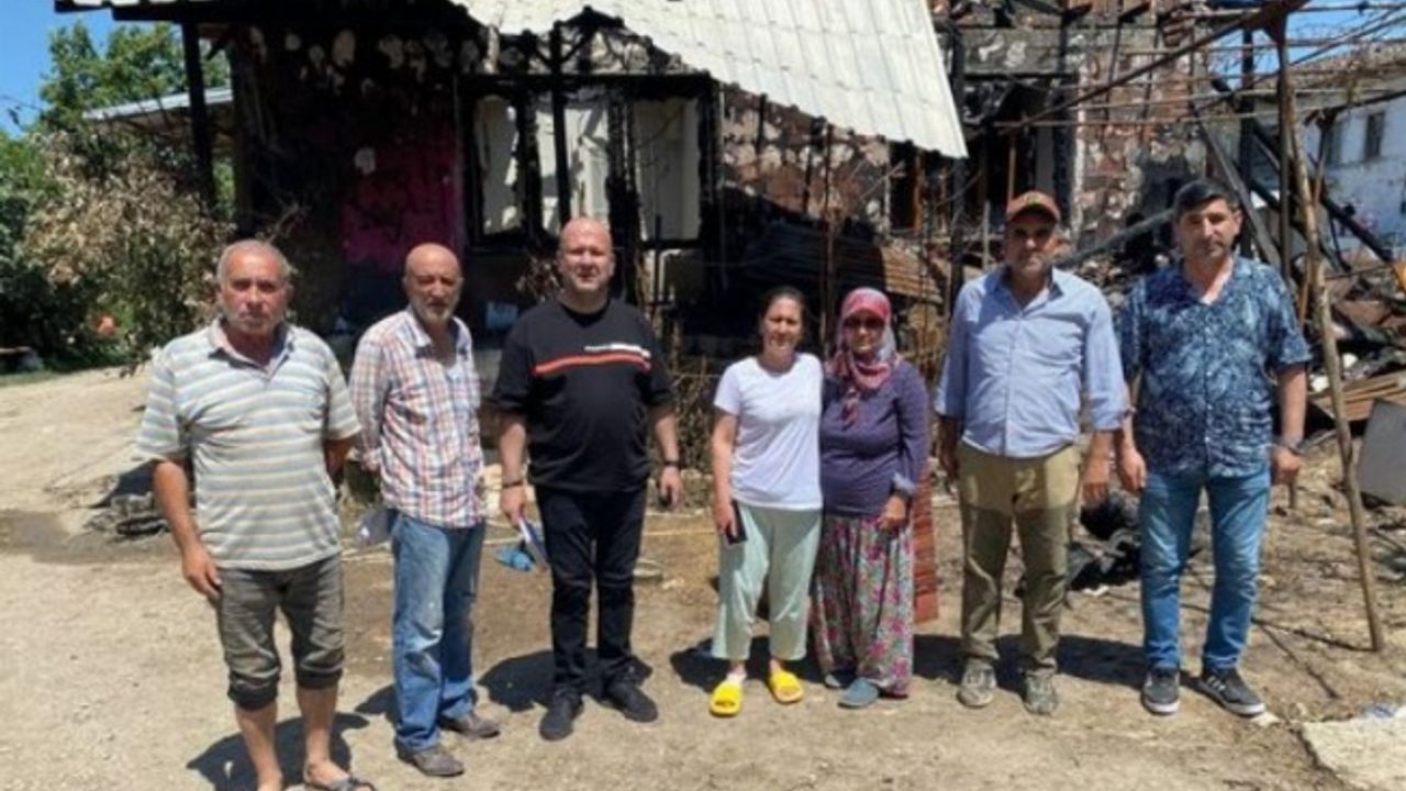 Bursa Yenişehir'de evi yanan aileye CHP'li üyelerden 'geçmiş olsun' ziyareti