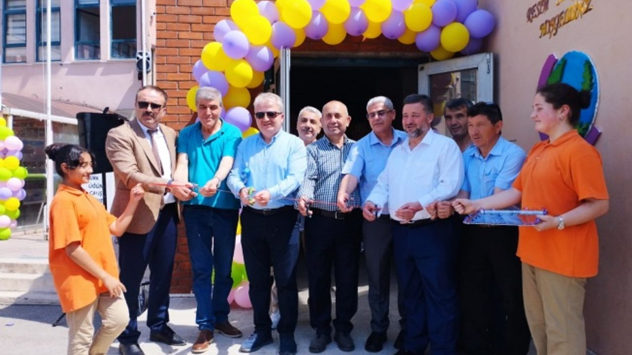 Gebze Ulus Ortaokulu’nda Sergi Açılışı