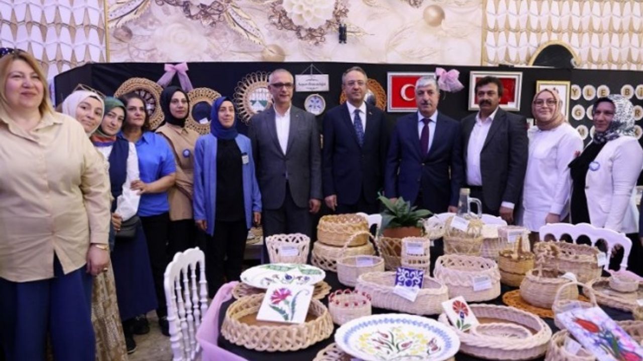KO-MEK Dilovası'nda el emeklerini görücüye çıkardı