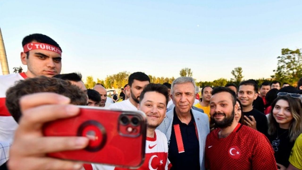 Milli coşkuya Mansur Yavaş da ortak oldu