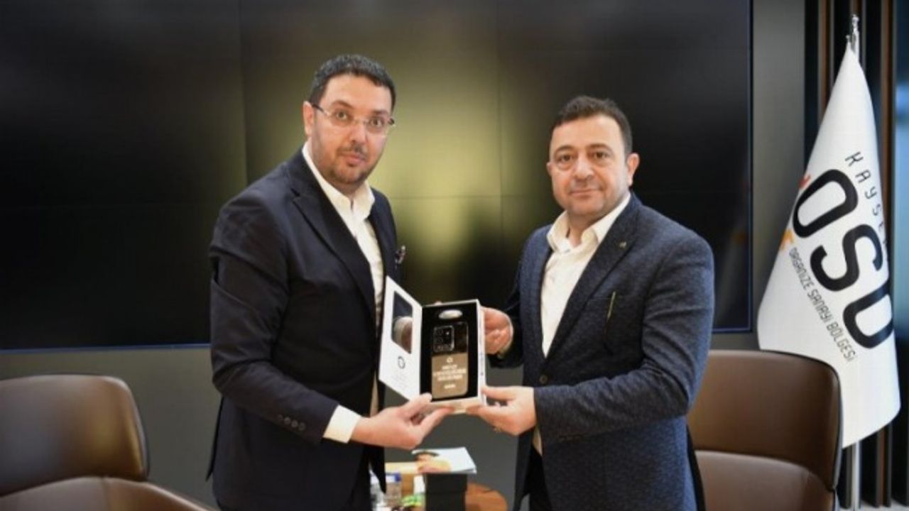 Türkiye’nin yeni akıllı cep telefonu OVION, Kayseri OSB yönetimine tanıtıldı