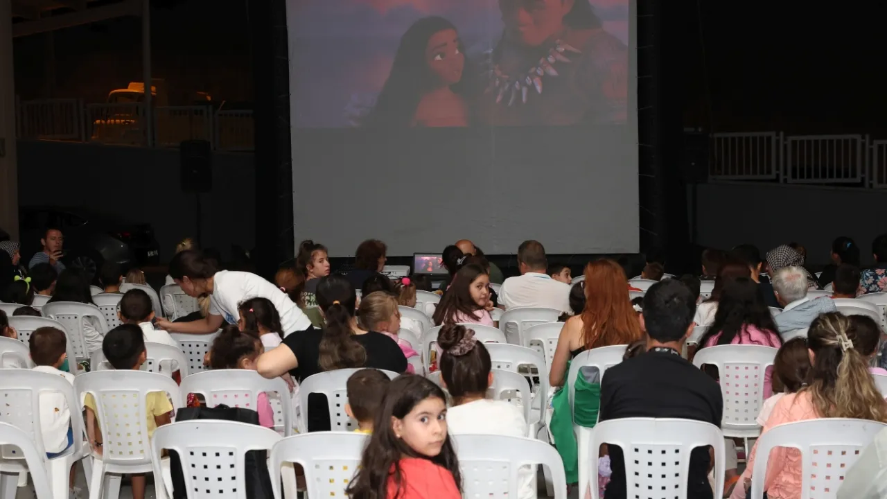 Açık hava sineması ile yaz akşamları renkleniyor