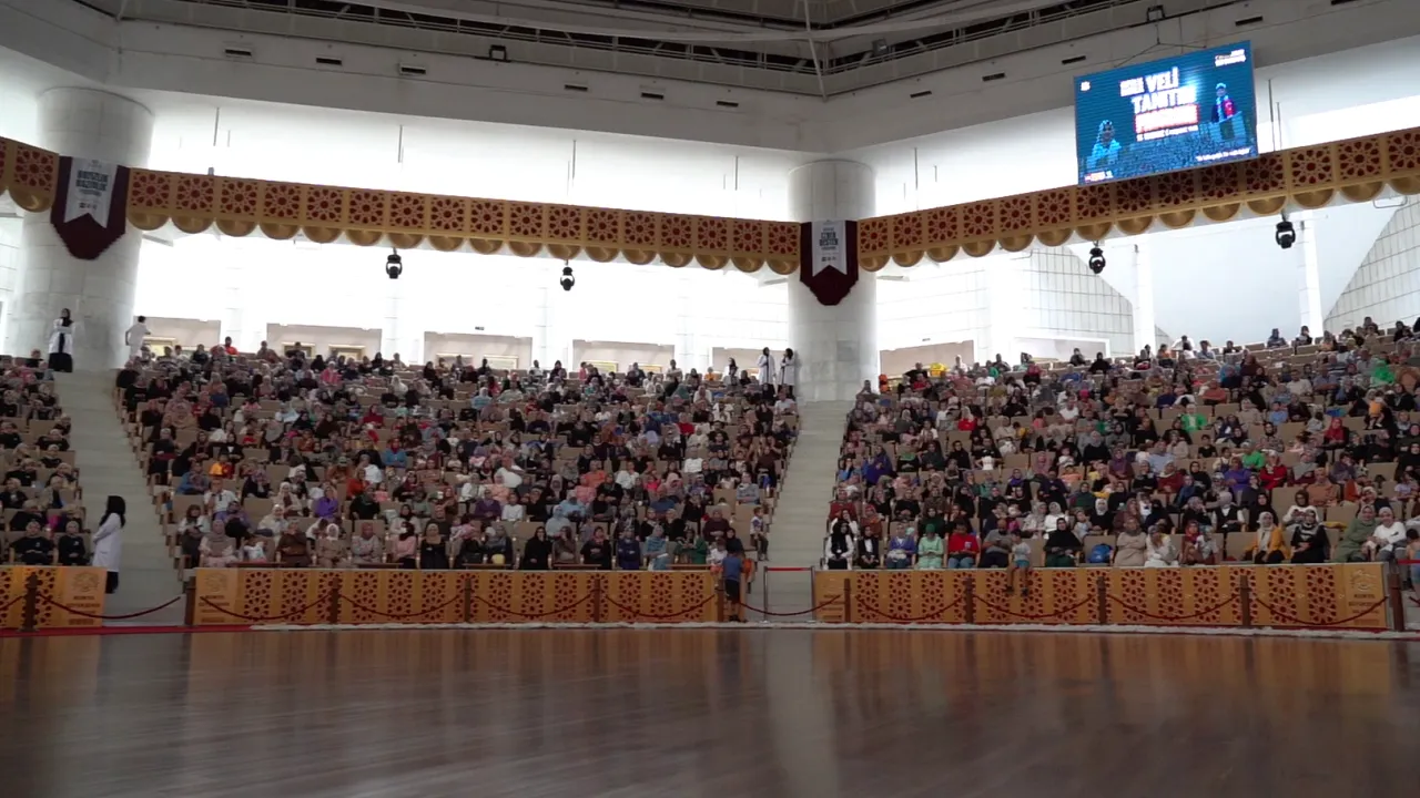 Konya'da aileler Hafızlık Hazırlık Programı’nı yakından tanıdı