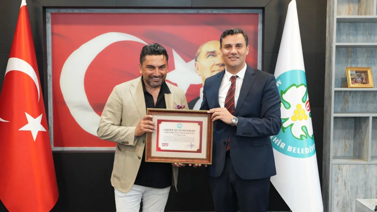 Manisa'da Çağrı Kanver’e Fahri Hemşehrilik unvanı verildi