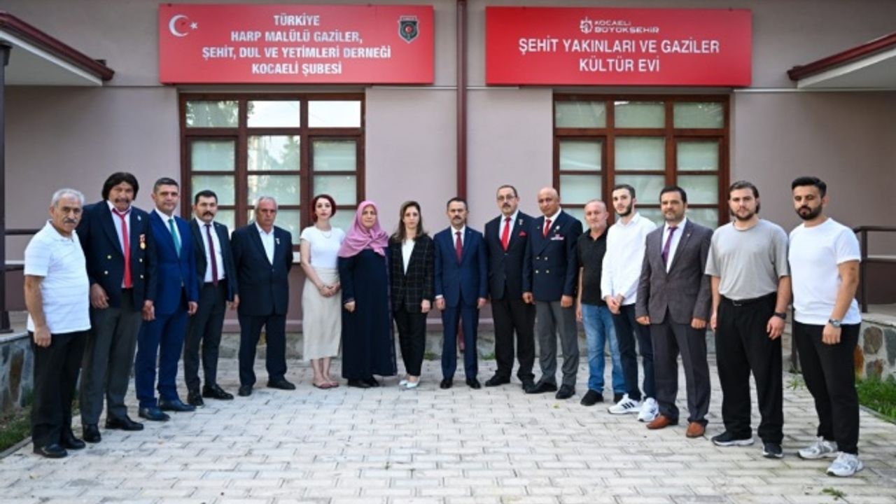 Vali Aktaş Ve Eşi  Şehit Ve Gazi Aileleriyle Bir Araya Geldi