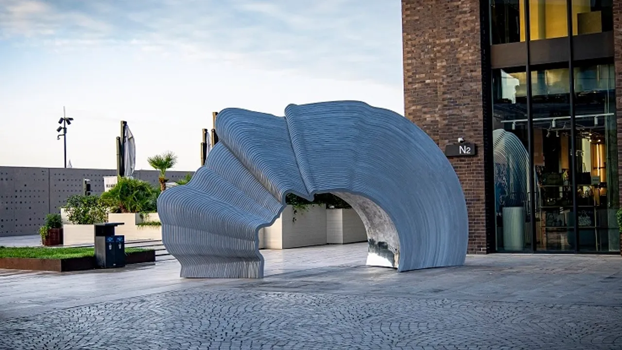 100. yılı anısına hayata geçirilen Atatürk Heykeli Galataport’ta yerini aldı