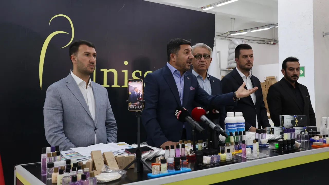 Başkan Arı: “Buklet fabrikamız belediyemize ciddi ekonomik katkı ve şehre istihdam sağlayacak”
