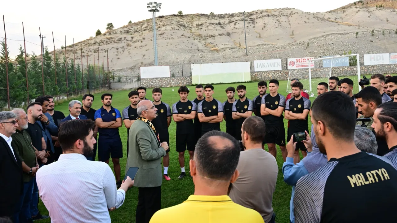 Başkan Er'den Malatyaspor'a tatlılı ziyaret