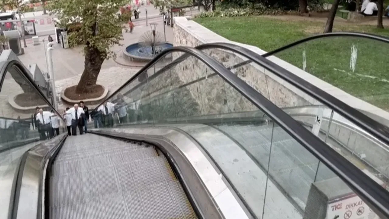 Bursa'da bu yürüyen merdivenlerden çıkan ses vatandaşı korkutuyor