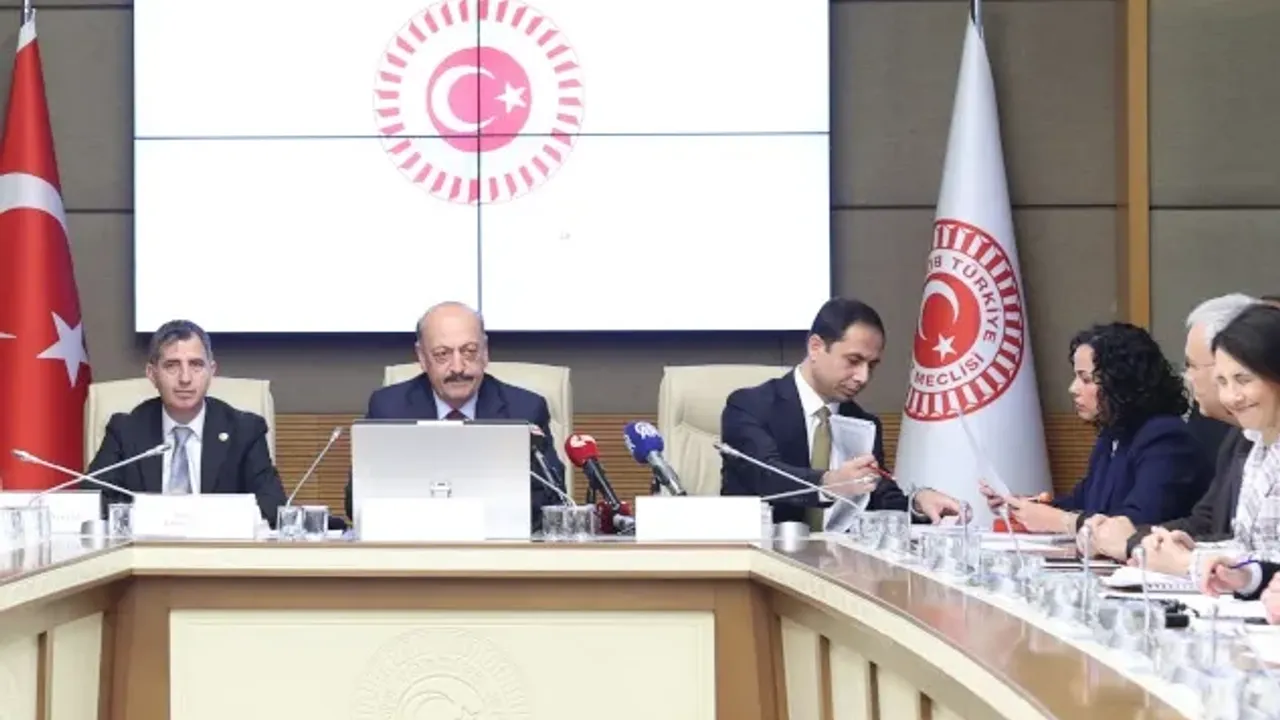 8 farklı kanunda değişiklik için komisyon toplandı... GSS prim borçlarına da düzenleme geliyor