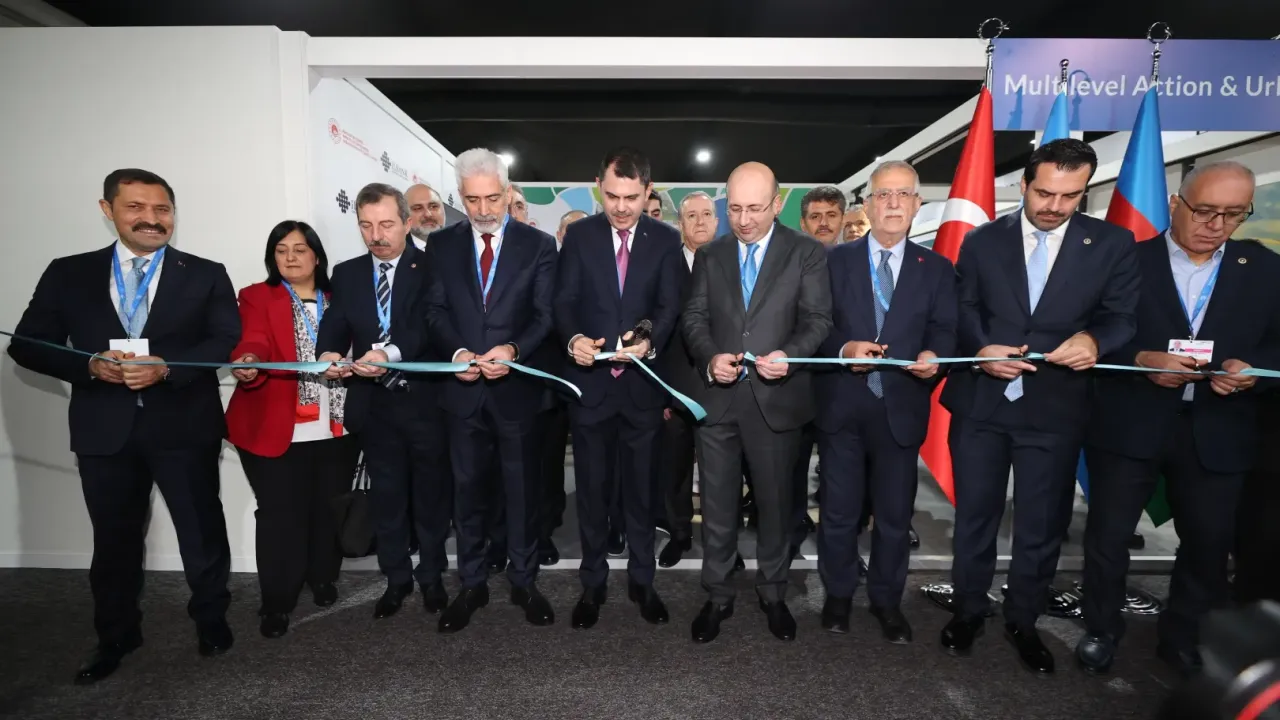 Bakan Kurum COP29'da İLBANK Pavilyonu'nu açtı