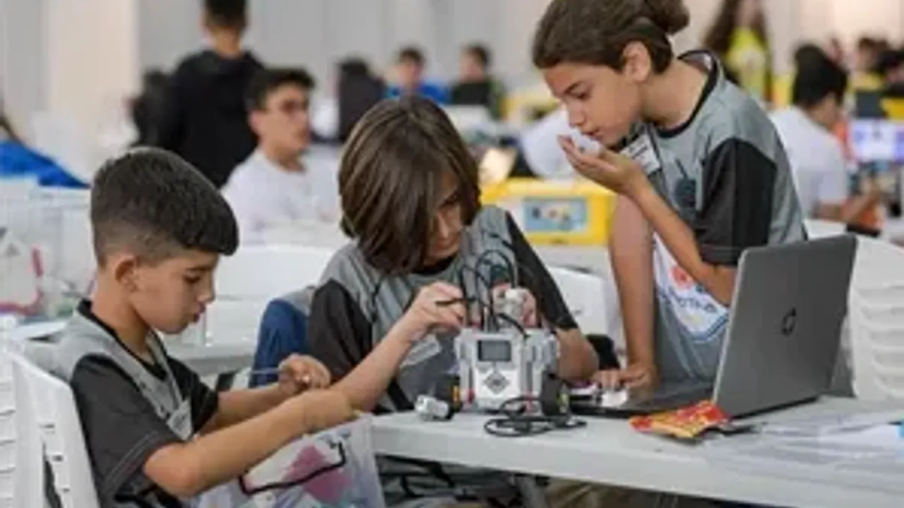 Dünya Robot Olimpiyatı Finali'nde İzmir'de buluşuyor!