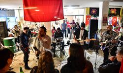 5yüz1 Müzik Grubu'ndan 19 Mayıs Coşkusu