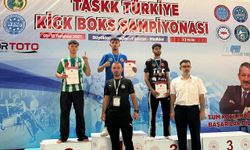 Kick boksta Çayırova’ya Türkiye şampiyonluğu geldi