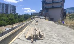 İzmit Belediyesinden Parapet Çalışması