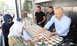 Zinnur Büyükgöz'den Aşure İkramı