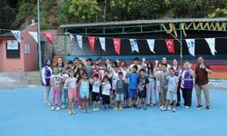 Geleneksel çocuk şenliğinde binlerce çocuk buluştu
