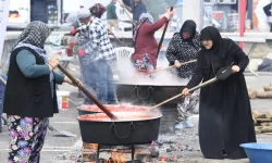 Bursa Osmangazi Belediyesi’nden vatandaşlara salça desteği