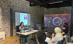 İzmir'de Meslek Fabrikası’nda Yapay Zekâ Eğitimi