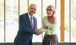 Hande Yener, meme kanserini nasıl yendiğini anlattı!