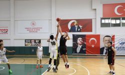 Derince’de Cumhuriyet Coşkusu Sporla Taçlandı