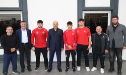 Gebzeli Güreşçiler Madalyalarla Döndü