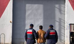 Jandarma Aranan Hükümlüyü Yakaladı