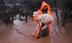 Antalya'da ekipler olumsuzluklara müdahale etti