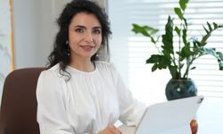 Dermatoloji Uzmanı Doç. Dr. Hatice Kaya Kendi Kliniğinde
